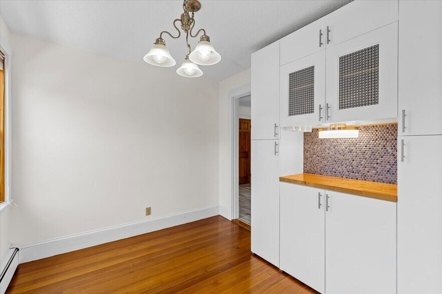 Building Photo - 15 Hillock St