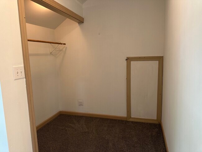 Building Photo - 17N750 Galligan Rd