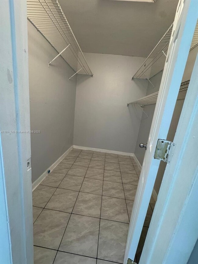 Primary Photo - 1522 NE 34th Ct
