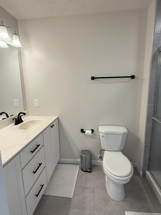 Building Photo - 120 Veery Wy