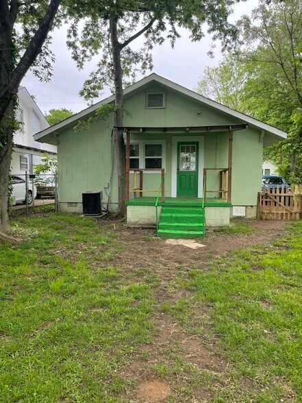 Building Photo - 1013 Hobson Ave