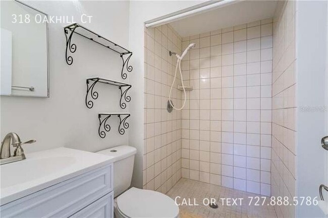 Building Photo - 318 Oakhill Ct