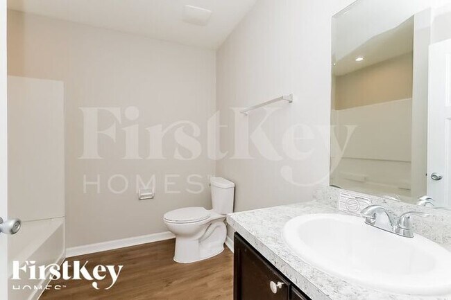 Building Photo - 7261 Somerset Pond Dr
