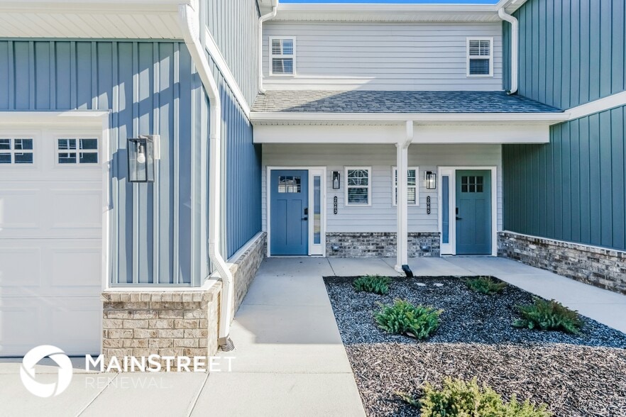 Building Photo - 2063 N Sarah Dr