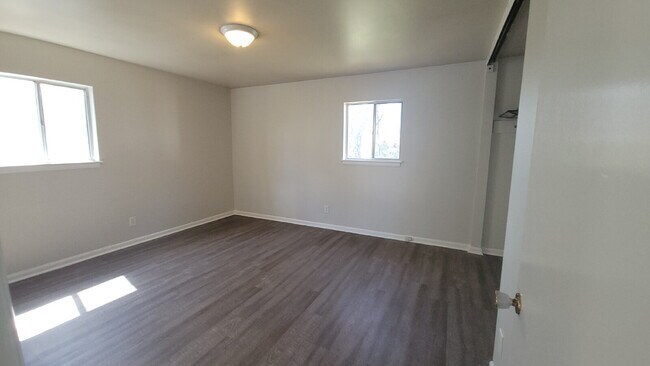 Building Photo - $400 off one month.  Call for details "Cha...