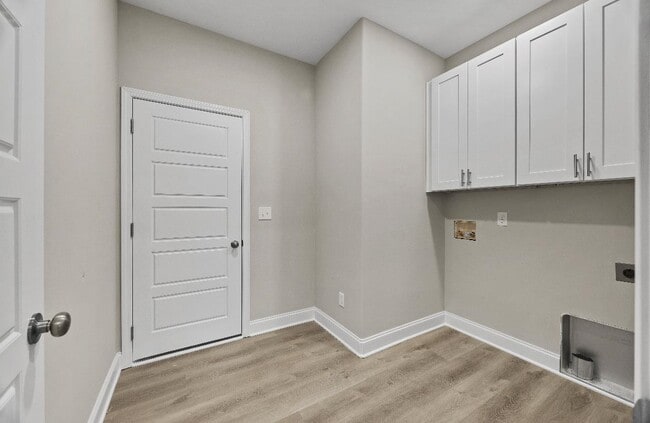 Building Photo - 1112 Andover Dr