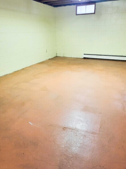 Building Photo - 4872 Elmwood St