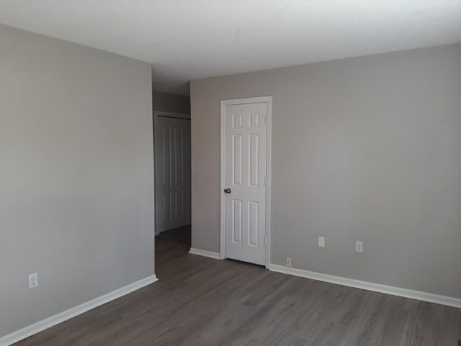 Building Photo - 302 Molloy Ct