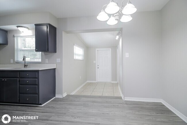 Building Photo - 173 Jay Dr