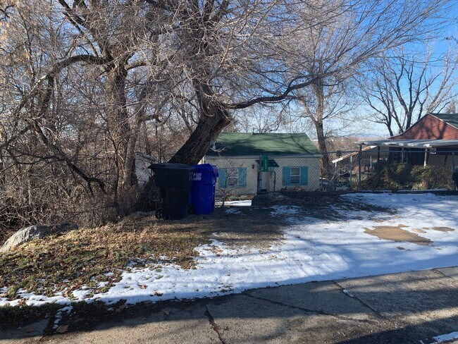 Building Photo - Charming 2 Bed, 1 Bath Home in Centerville