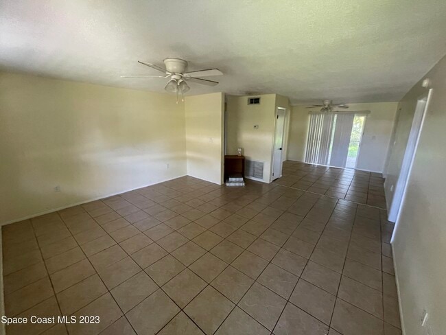 Building Photo - 897 Levitt Pkwy