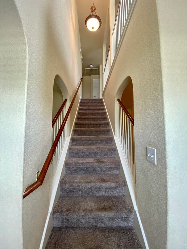Building Photo - Charming New Braunfels Home Available for Immediate Move In