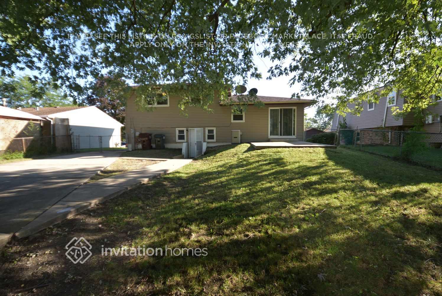 Building Photo - 7712 163rd Pl