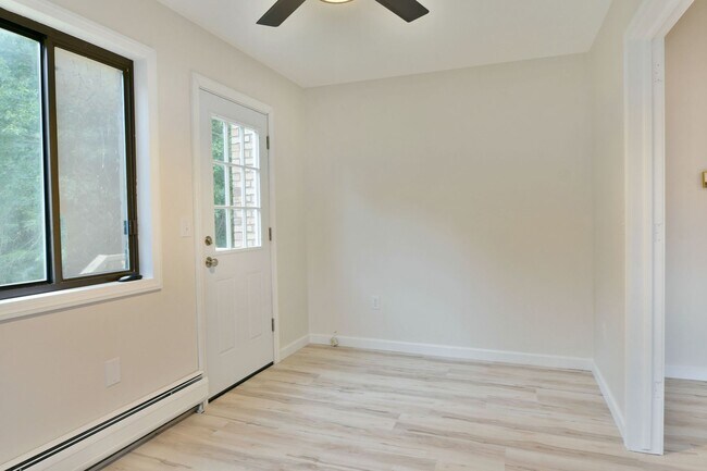 Building Photo - 920-922-922 Cynthia Ct