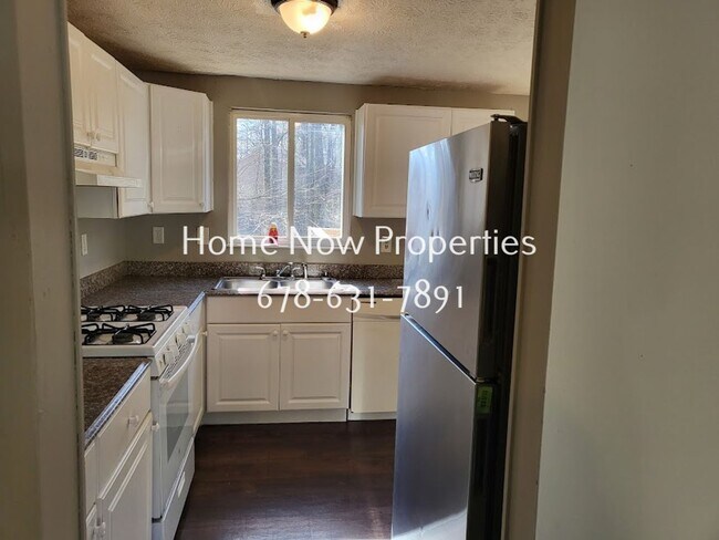 Building Photo - Beautiful 5 bedroom/3 bath in Stone Mountain!
