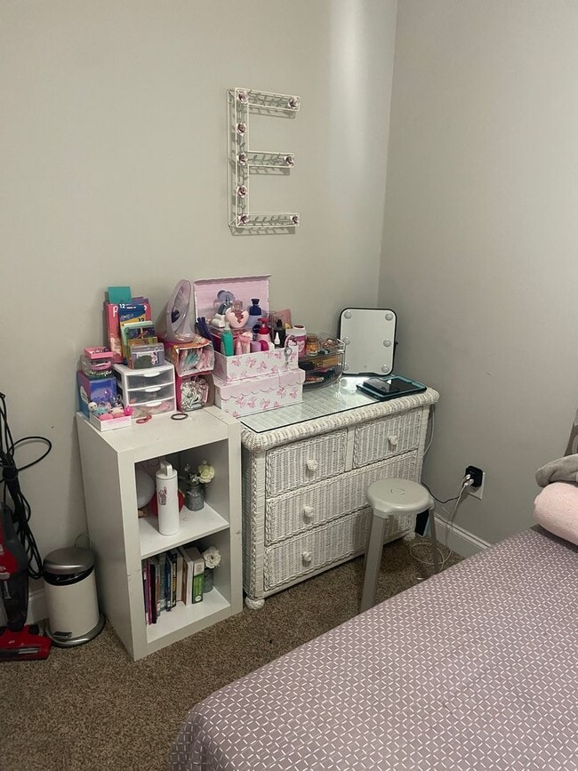 Building Photo - 3BR Home in Huntersville