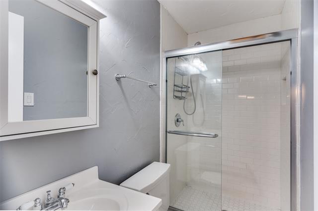 Building Photo - 908 Warfield Way