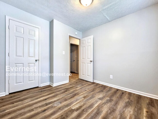 Building Photo - 415 Reed Way