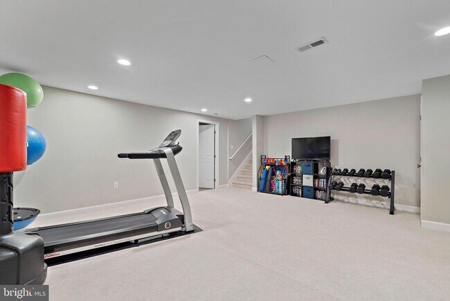Building Photo - 1719 Larkmeade Dr