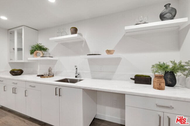 Building Photo - 3116 Elvido Dr