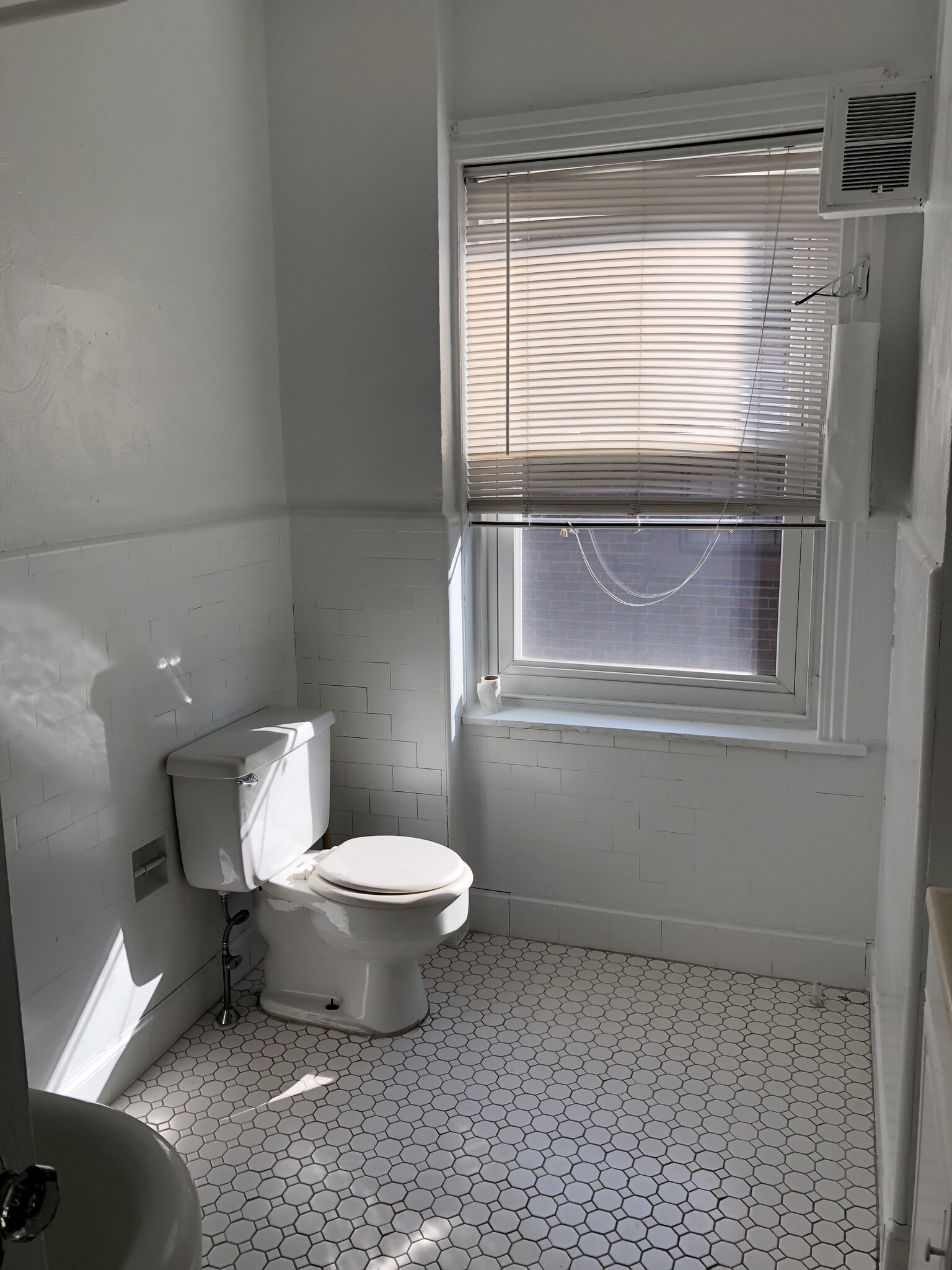 Bath - 2124 Walnut St