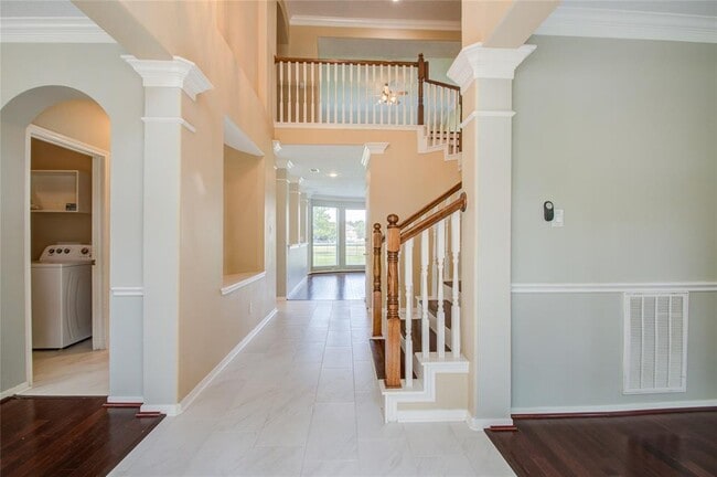 Building Photo - 10906 Castle Peak Dr