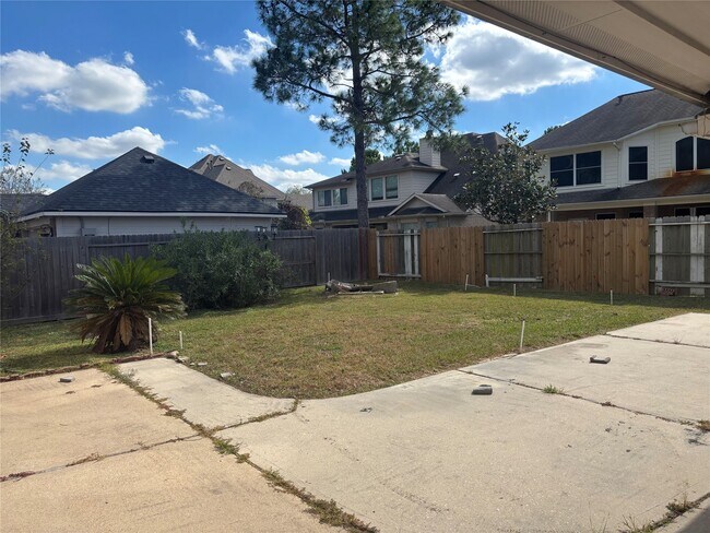 Building Photo - 12823 Dadebrook Ct