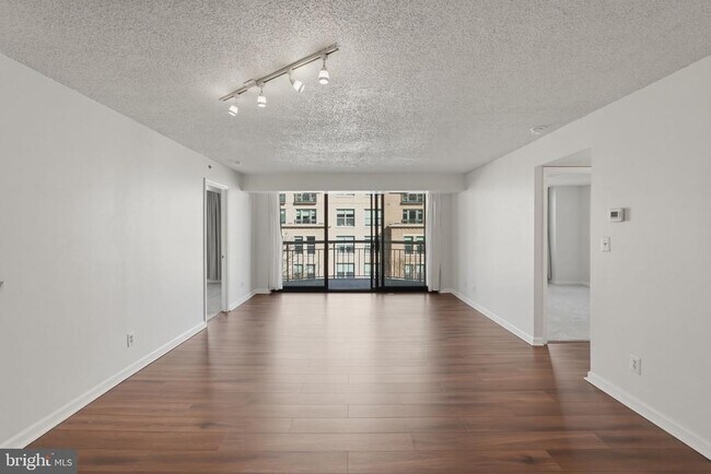 Building Photo - 1200 Braddock Pl