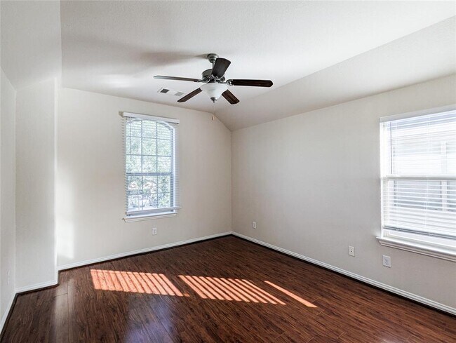 Building Photo - 6026 Oxford Lake Dr