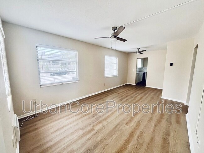 Building Photo - 115 7th Ave N