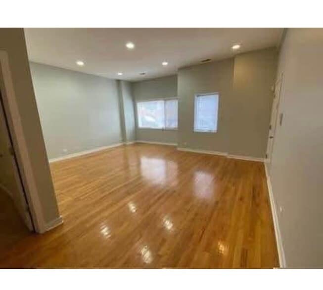 Building Photo - 1714 W Warren Blvd