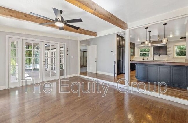 Building Photo - 1708 W Myrtle Ave