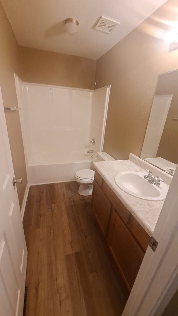 Building Photo - 100 Thermal Ct