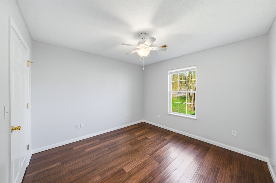 3rd bedroom - 1453 Chessingham Dr