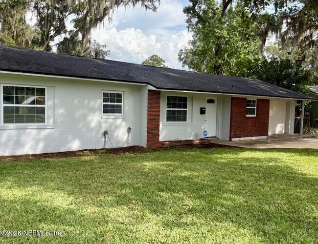 Building Photo - 7018 Bonnie Brae Ln