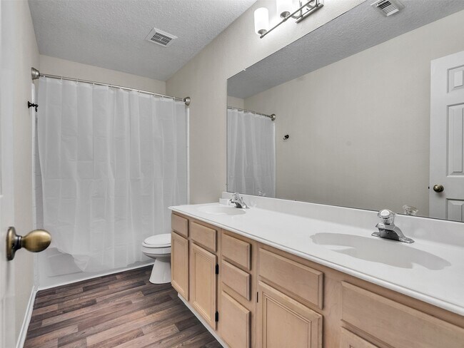 Building Photo - 2108 Autumn Cove Dr