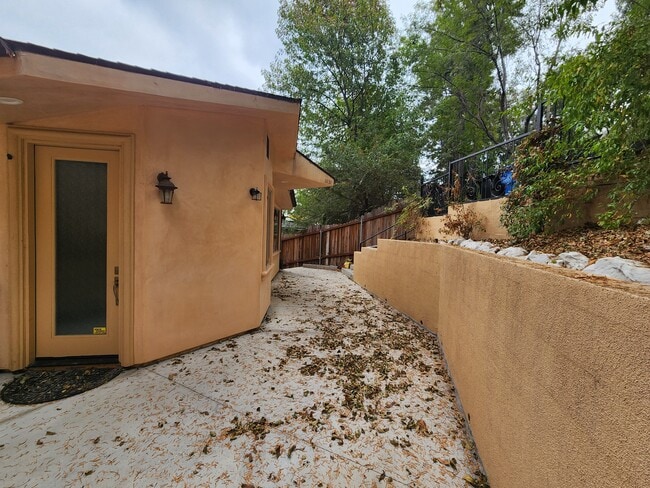 Building Photo - 11131 Sunshine Ter