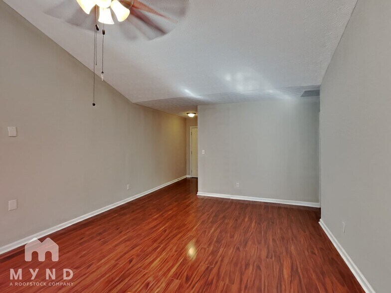 Building Photo - 301 Lacebark Ln