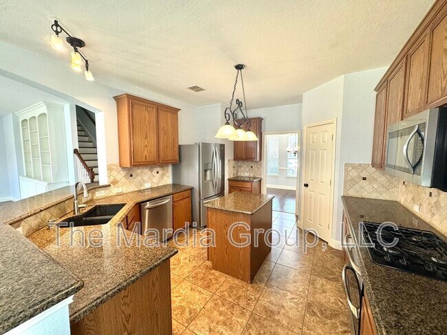 Building Photo - 1631 Clarke Springs Dr