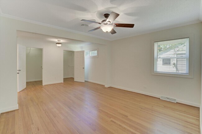Building Photo - 121 Marshdale Ave SW
