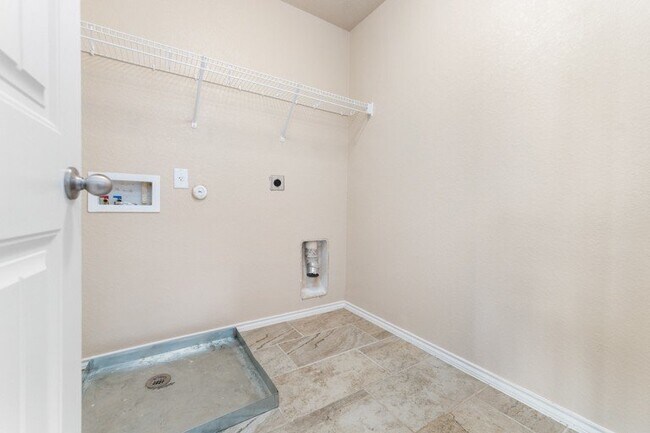 Building Photo - 8323 Prickly Oak