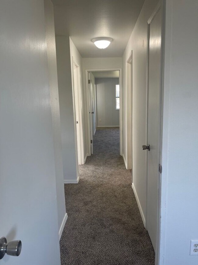 Building Photo - 3 Bed, 2 1/2 Bath Apartment w/garage in duplex in Auburn, WA, $2,750/mo.