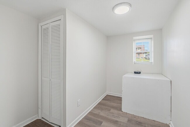 Building Photo - 2827 Shiloh Cir