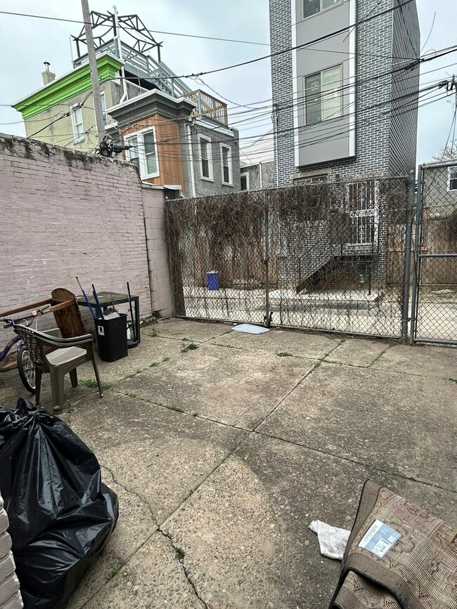 Building Photo - 2538 Amber St