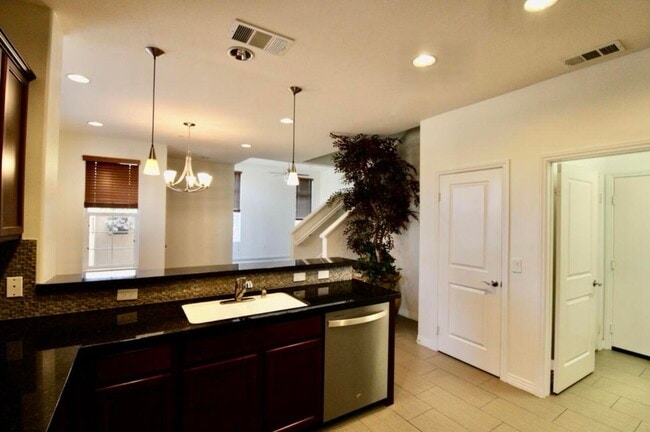 Building Photo - 52065 Graythorn Way