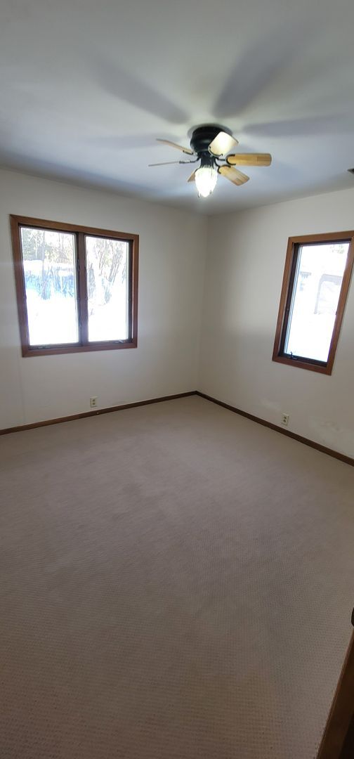 Building Photo - Duluth, MN - 3 bed - 2 bath - 2 car garage...