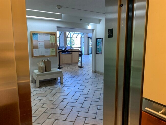 Building Photo - 1731 Beacon St