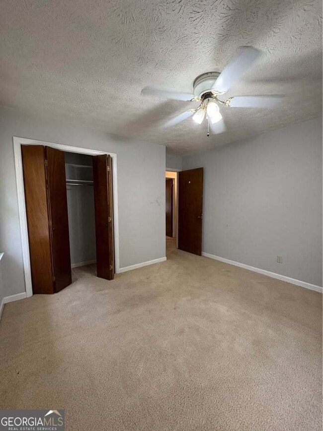 Building Photo - 1905 Karen Cir