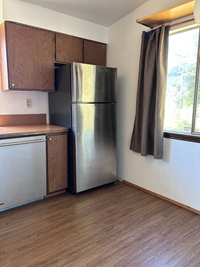 Building Photo - Updated 4BR Home in Renton's Victoria Park Neighborhood!