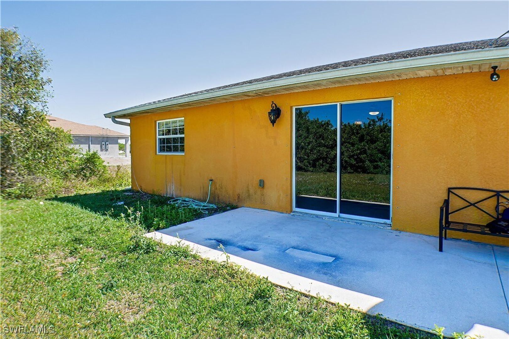 Building Photo - 3/2 Duplex in Lehigh HALF OFF THE FIRST MONTH!!!!